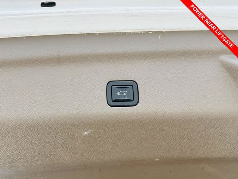 Used 2022 GMC Yukon Denali AWD/4WD image 18