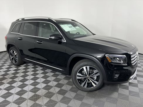 New 2025 Mercedes-Benz GLB 250 4MATIC image 2