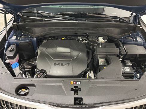 Used 2025 Kia Telluride EX w/ EX Captain's Chair Package AWD/4WD image 12