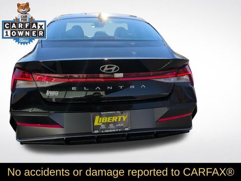 Used 2025 Hyundai Elantra SEL w/ Cargo Package image 5