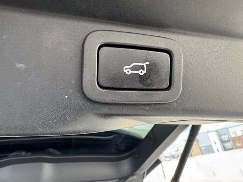 Used 2016 Land Rover Range Rover Sport HSE image 26