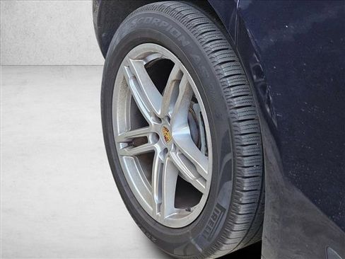 Used 2017 Porsche Macan S image 7