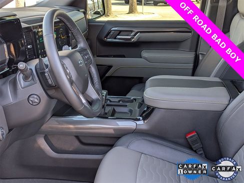 Used 2025 Chevrolet Silverado 1500 ZR2 w/ Technology Package image 18