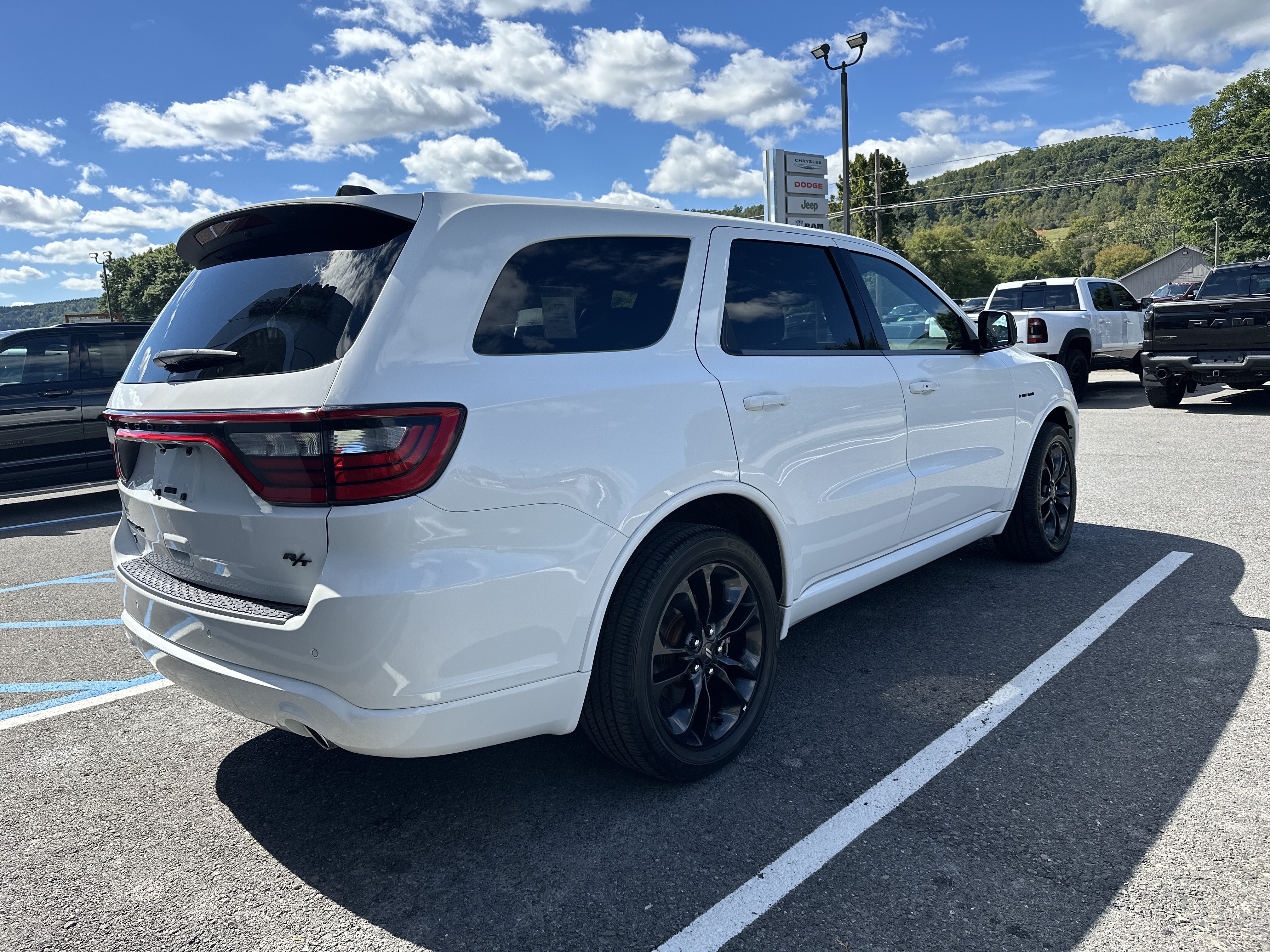 Used 2023 Dodge Durango R/T AWD/4WD image 3