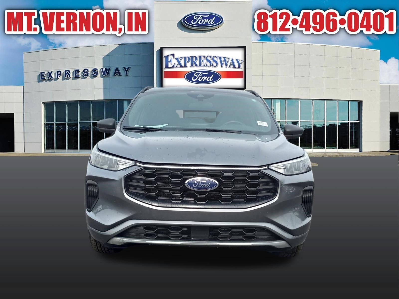 Used 2024 Ford Escape ST-Line w/ Cold Weather Package FWD image 4