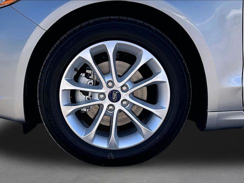Used 2020 Ford Fusion SE FWD image 8