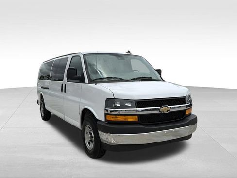Used 2025 Chevrolet Express 3500 LT w/ LT Preferred Equipment Group RWD image 14