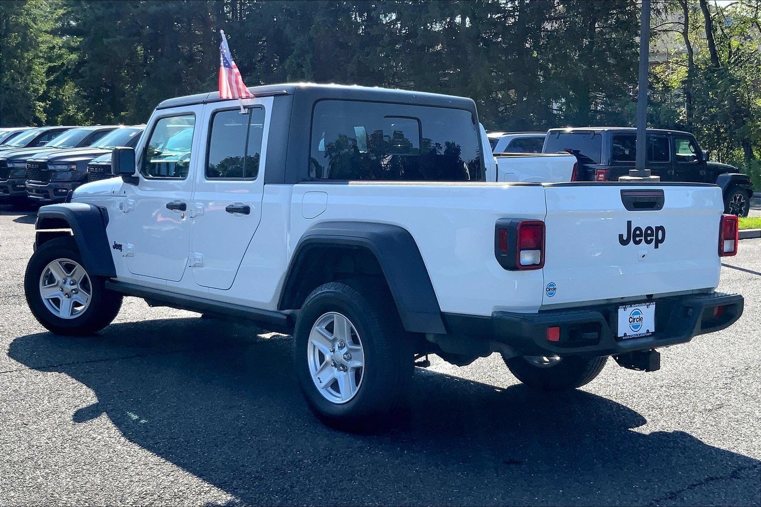 Used 2020 Jeep Gladiator Sport w/ Quick Order Package 24S AWD/4WD image 10