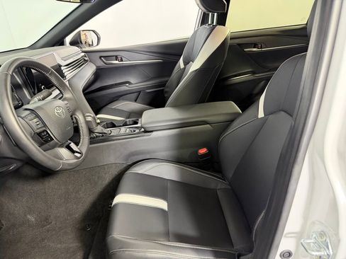 Used 2025 Toyota Camry SE image 20