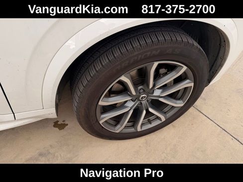 Used 2019 Volvo XC90 T5 Momentum w/ Multimedia Package image 13