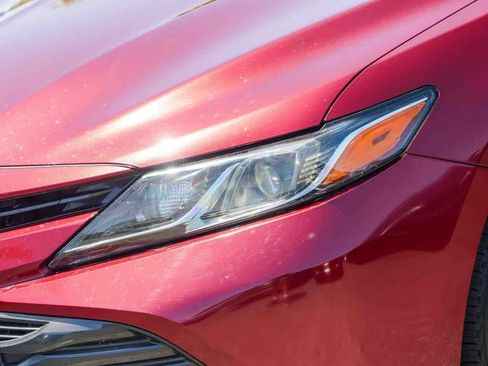 Used 2019 Toyota Camry LE FWD image 8