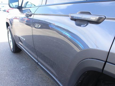 Used 2024 Jeep Grand Cherokee Laredo image 45