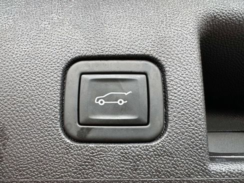 Certified 2023 Chevrolet Equinox LT FWD image 16