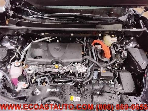Used 2025 Toyota RAV4 XLE image 9