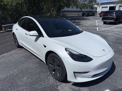 Used 2023 Tesla Model 3 Standard Range RWD image 3