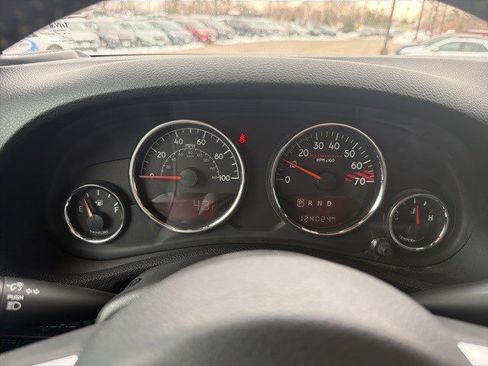 Used 2016 Jeep Wrangler Unlimited Rubicon image 19