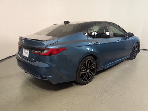 Used 2025 Toyota Camry XSE FWD image 6
