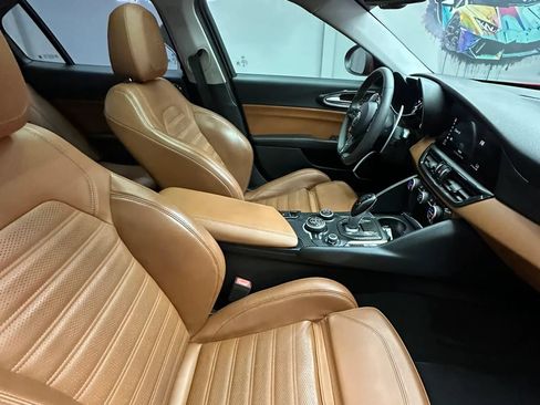 Used 2018 Alfa Romeo Giulia Ti Sport w/ Quick Order Package 22U Sport RWD image 39