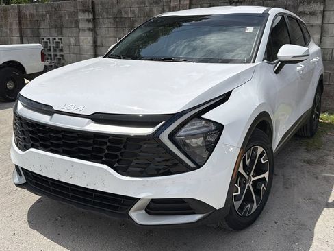 Certified 2023 Kia Sportage EX FWD image 3