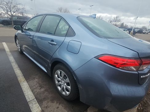 Used 2022 Toyota Corolla LE image 4