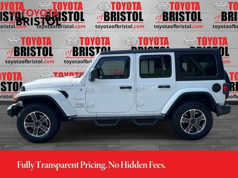 Used 2023 Jeep Wrangler Unlimited Sahara w/ Cold Weather Group AWD/4WD image 7