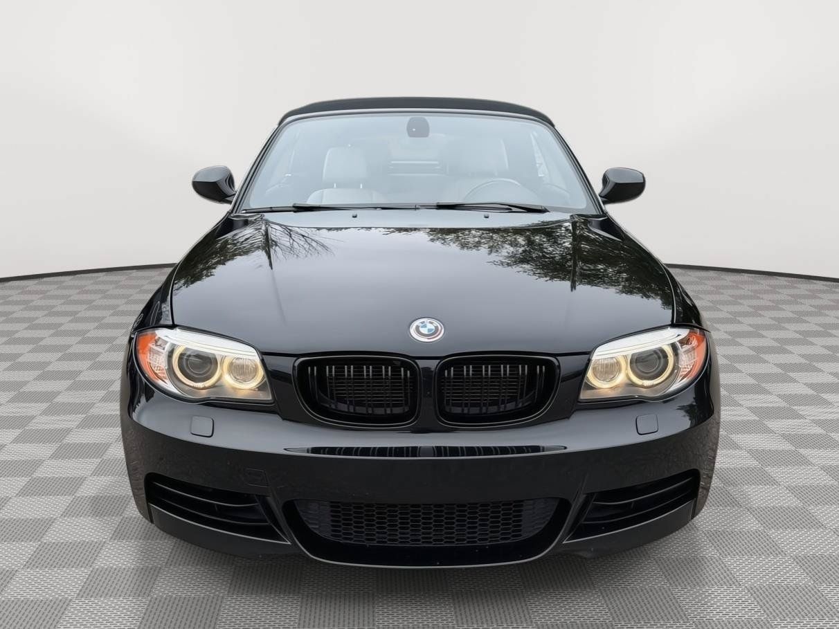 Used 2013 BMW 135i Convertible RWD image 2
