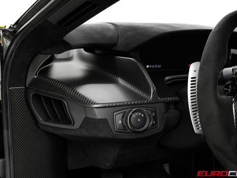Used 2020 Ford GT Carbon Series RWD image 43
