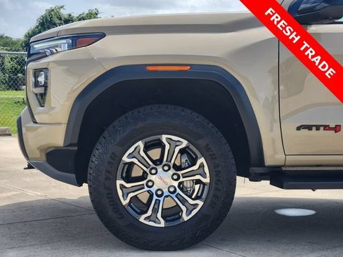 Used 2024 GMC Canyon AT4 w/ Technology Package AWD/4WD image 8