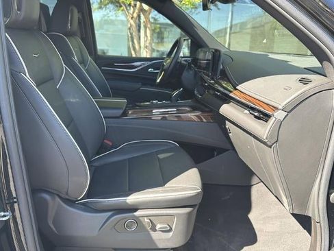 Certified 2021 Cadillac Escalade ESV Premium Luxury AWD/4WD image 13