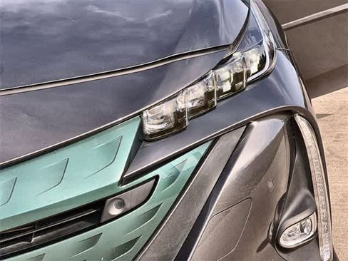 Used 2017 Toyota Prius Prime Advanced image 24