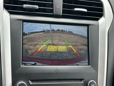 Used 2016 Ford Fusion SE FWD image 20