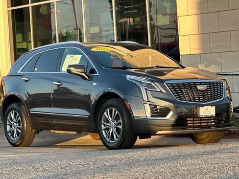 Certified 2021 Cadillac XT5 Premium Luxury image 2