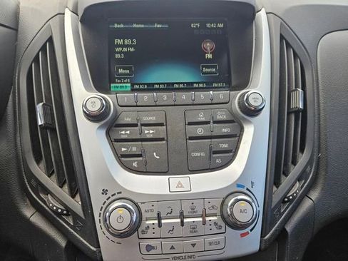 Used 2017 Chevrolet Equinox LT w/ Convenience Package FWD image 16