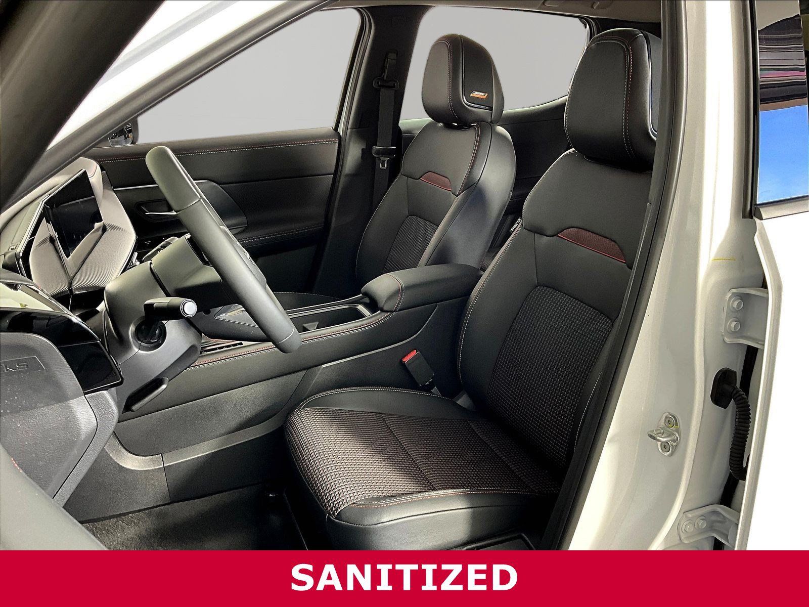 Certified 2025 Nissan Kicks SR w/ SR Premium Package AWD/4WD image 19