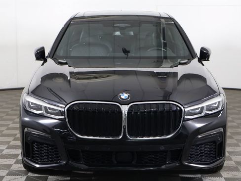 Used 2021 BMW 750i xDrive w/ M Sport Package AWD/4WD image 16