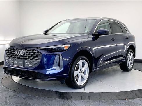 Used 2025 Audi Q5 Premium Plus w/ Premium Plus image 2