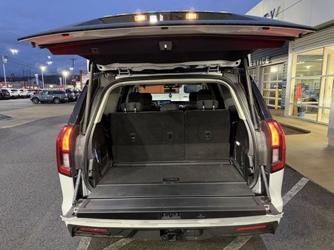 Used 2025 Ford Expedition Active image 6