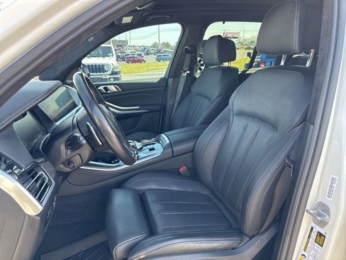 Used 2022 BMW X5 M50i w/ Executive Package image 37