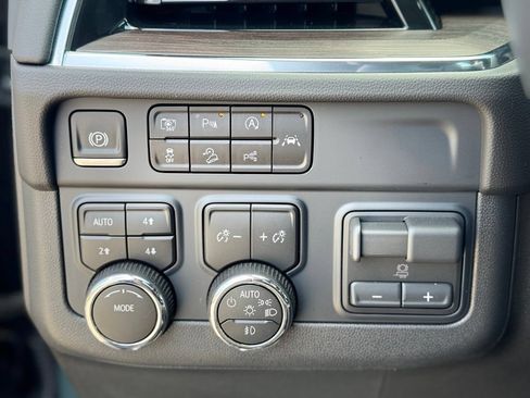 Used 2026 Chevrolet Tahoe Z71 w/ Comfort Package AWD/4WD image 21