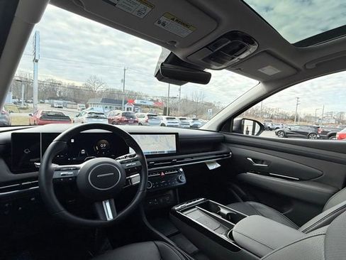 Used 2025 Hyundai Tucson Limited image 24