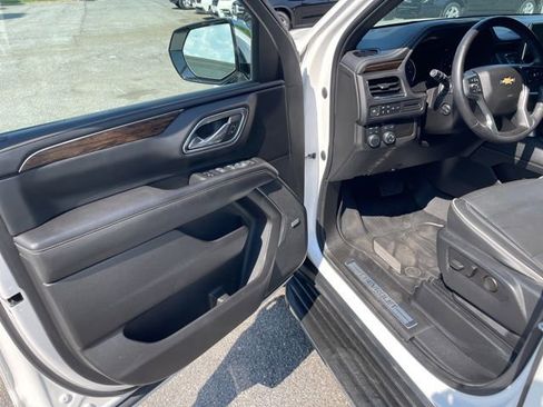 Used 2021 Chevrolet Tahoe Premier AWD/4WD image 11