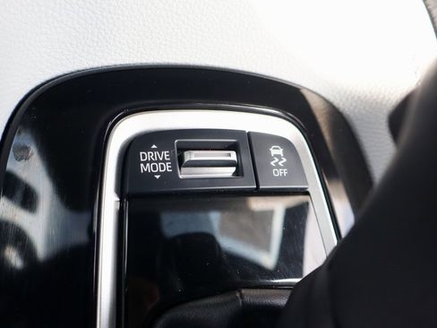 Used 2025 Toyota Corolla SE image 33