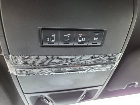 Used 2020 Dodge Grand Caravan GT FWD image 31
