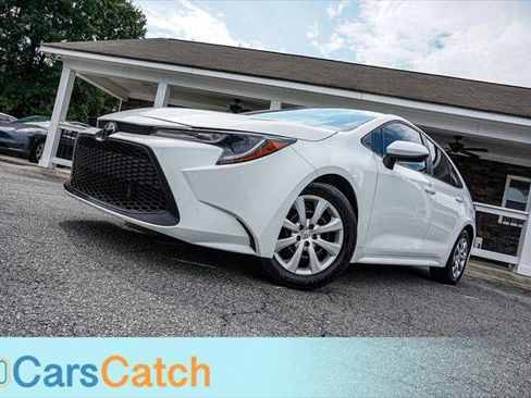 Used 2021 Toyota Corolla LE FWD image 3