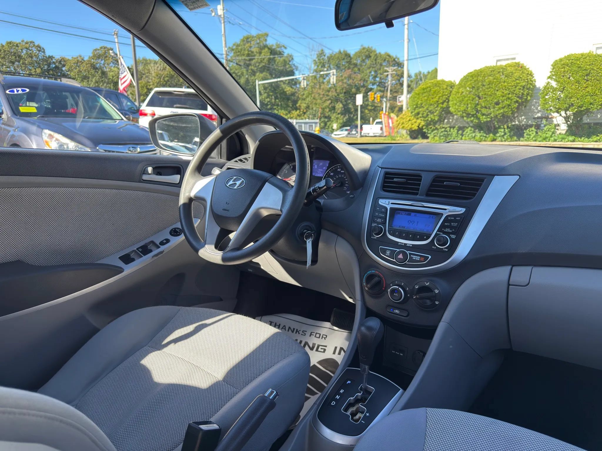 Used 2012 Hyundai Accent GLS FWD image 23
