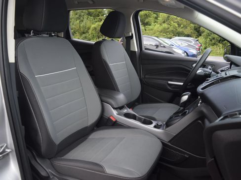 Used 2015 Ford Escape SE FWD image 9