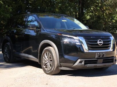 Used 2023 Nissan Pathfinder SV