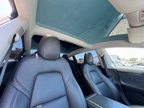 Used 2018 Tesla Model 3 Long Range RWD image 21