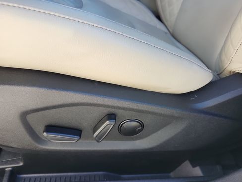 Used 2023 Ford Edge Titanium image 13