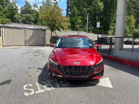Used 2023 Hyundai Elantra Limited FWD image 2